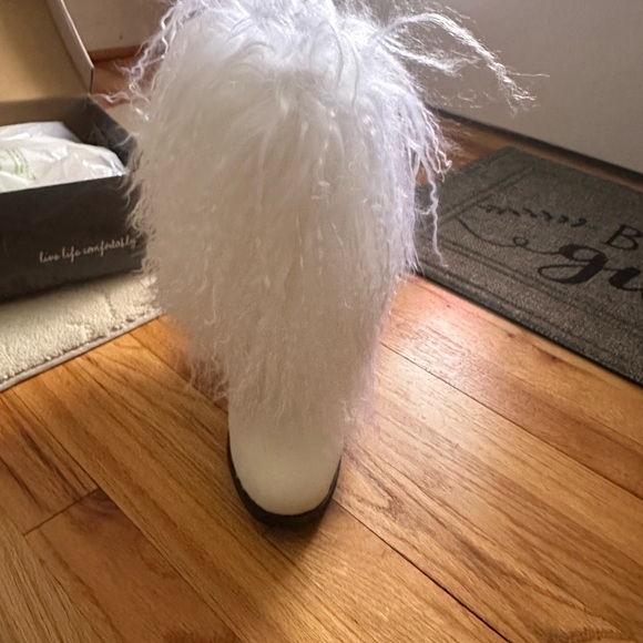 NWT Bearpaw White Heel Boots - Picture 5 of 8